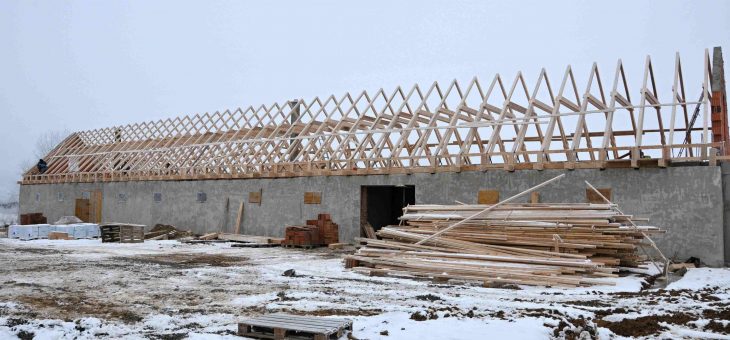 Malá Bara- Realizácia strechy nad hospodárskou budovou